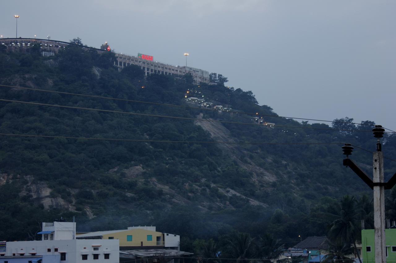 Sasti Hotel Palani Dış mekan fotoğraf